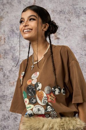 Concert Outfit Badge Print Distressed Short Sleeve T-Shirt