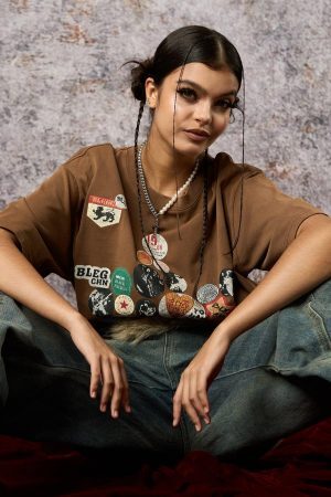 Concert Outfit Badge Print Distressed Short Sleeve T-Shirt