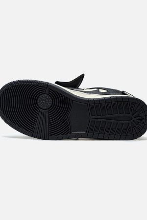 Concert Outfit Black&White Contrast Color Skate Shoes