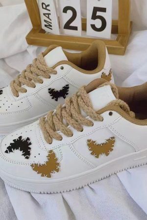 Concert Outfit Butterfly Label Skate Shoes