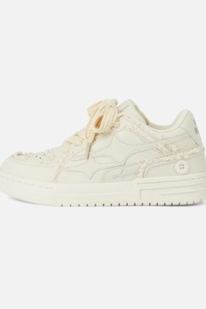 Concert Outfit Casual White Board Shoes