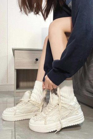 Concert Outfit Casual White Board Shoes