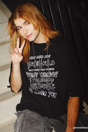 Concert Outfit Chain Decoration Distressed Tee