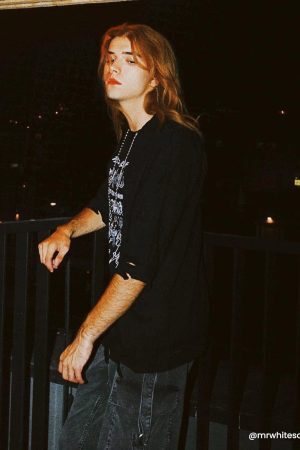 Concert Outfit Chain Decoration Distressed Tee