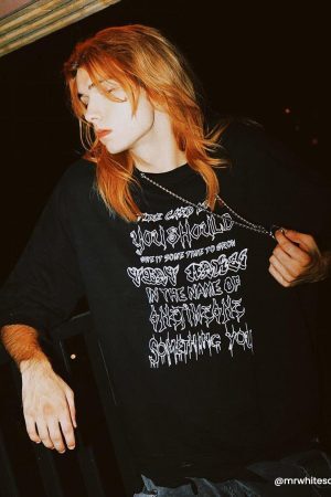 Concert Outfit Chain Decoration Distressed Tee