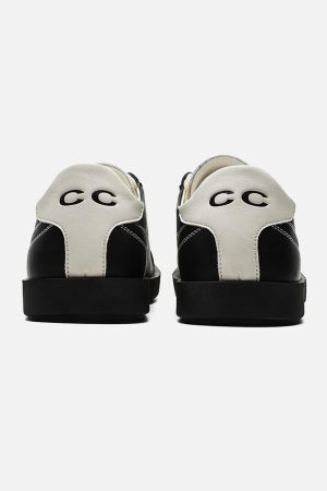 Concert Outfit Classic Black Fluid Lines Leather Sneakers