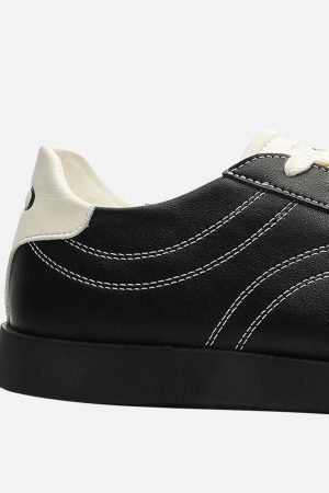 Concert Outfit Classic Black Fluid Lines Leather Sneakers