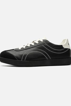 Concert Outfit Classic Black Fluid Lines Leather Sneakers