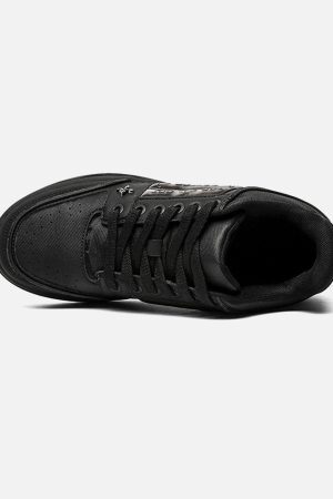 Concert Outfit Dark Embroidered Letters Skate Shoes