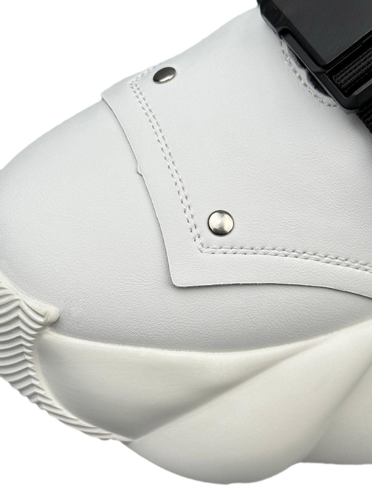 Concert Outfit Dual-Strap Stealth Runner Boots Concert Outfit Dual-Strap Stealth Runner Boots