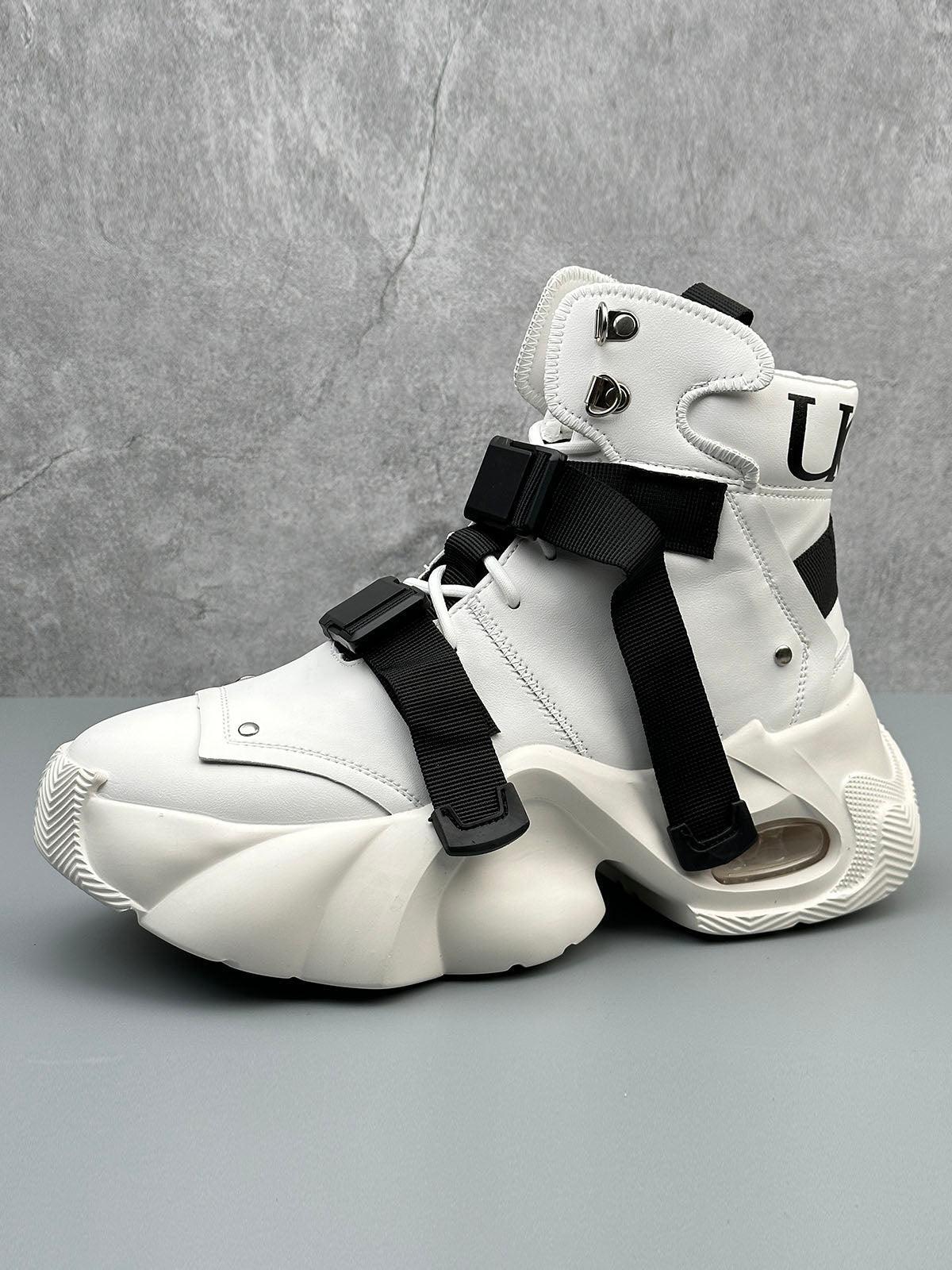 Concert Outfit Dual-Strap Stealth Runner Boots Concert Outfit Dual-Strap Stealth Runner Boots