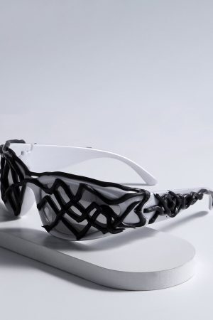 Concert Outfit Futuristic Wavy Frame Sunglasses