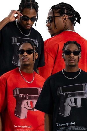 Concert Outfit Graphic Gun Print T-Shirt - Bold Statement for Urban Style