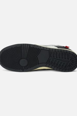 Concert Outfit High Street Love Sneakers