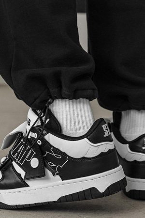 Concert Outfit Mid-Top Color Blocking Skate Shoes