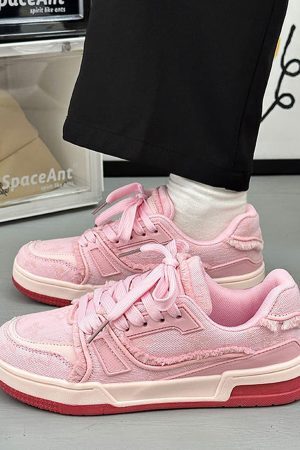 Concert Outfit Retro Denim Sneakers