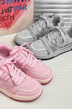 Concert Outfit Retro Denim Sneakers