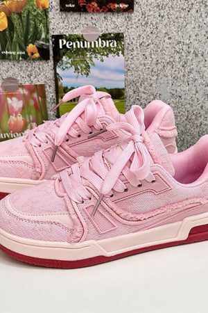 Concert Outfit Retro Denim Sneakers