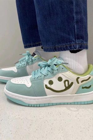 Concert Outfit Smiley Skateboarding Shoes