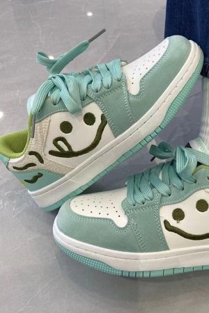 Concert Outfit Smiley Skateboarding Shoes