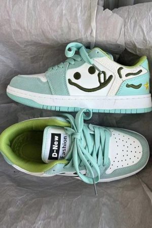 Concert Outfit Smiley Skateboarding Shoes