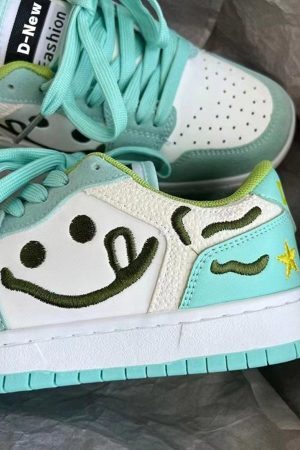 Concert Outfit Smiley Skateboarding Shoes