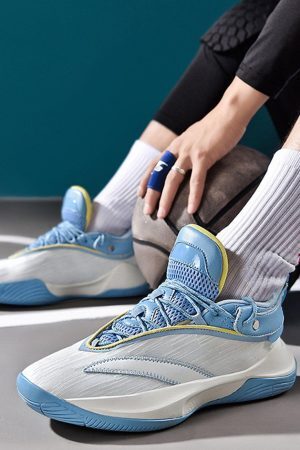 Concert Outfit Solid Color Breathable Sneakers