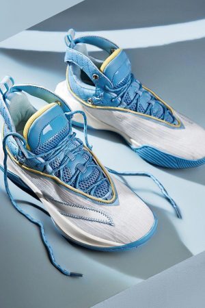 Concert Outfit Solid Color Breathable Sneakers