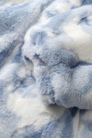 Concert Outfit Tie-Dye Heart Sherpa Coat