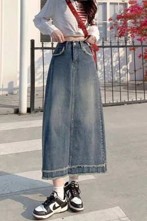New Style Trends - 90s High Waist Jean Skirt - Outfit Ideas
