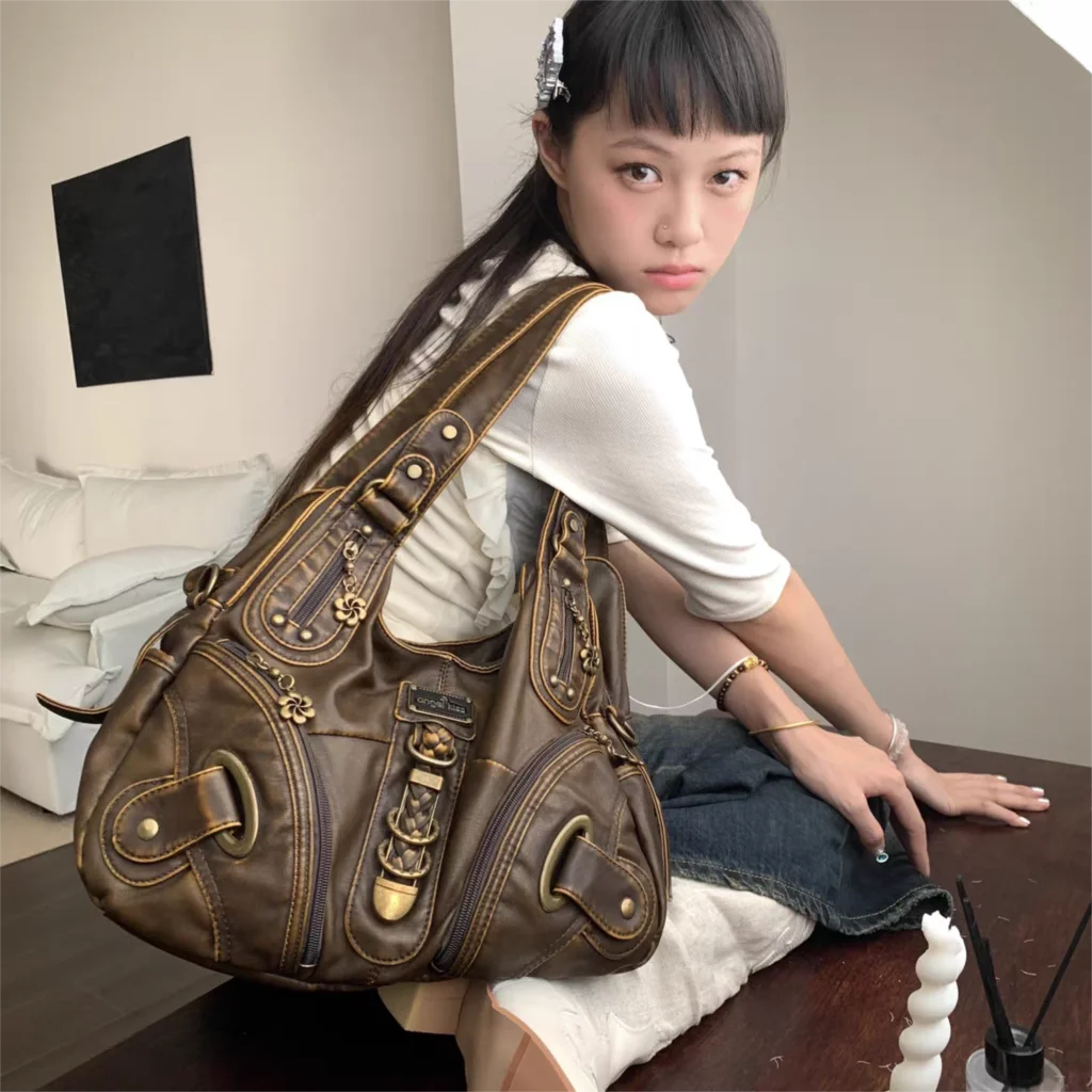 New Style Trends - Bronze Bloom Y2k Shoulder Bag - Outfit Ideas New Style Trends - Bronze Bloom Y2k Shoulder Bag - Outfit Ideas