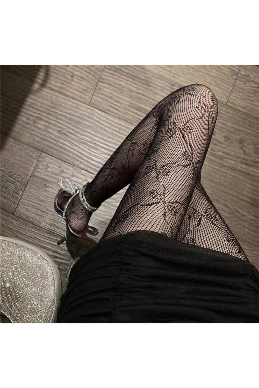 New Style Trends - Coquette Bow Fishnet Tights - Outfit Ideas New Style Trends - Coquette Bow Fishnet Tights - Outfit Ideas