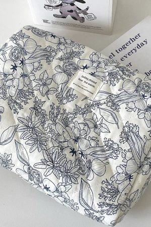 New Style Trends - Coquette Floral Luggage Bags - Outfit Ideas