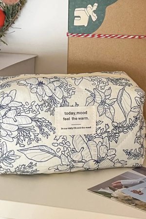 New Style Trends - Coquette Floral Luggage Bags - Outfit Ideas