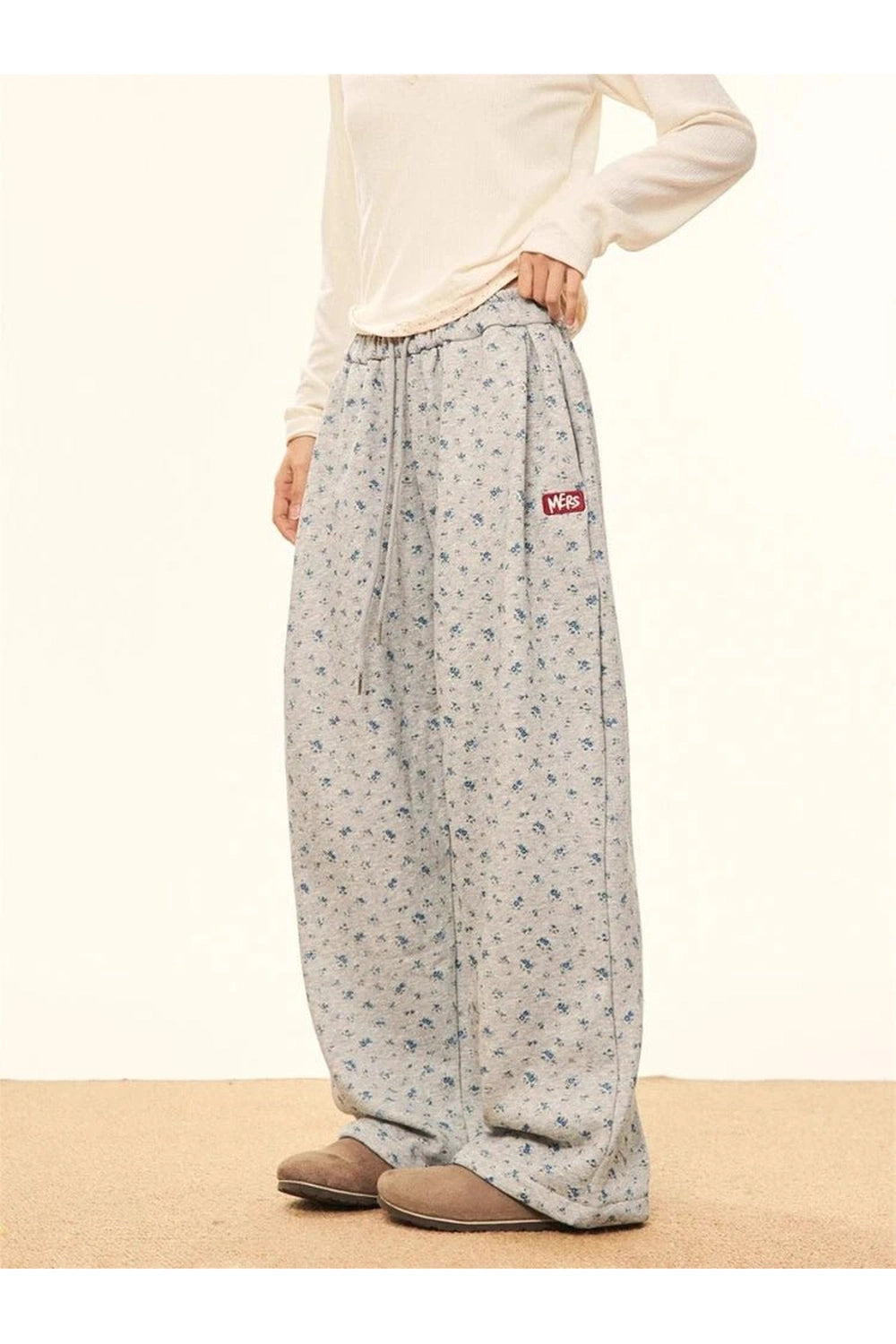 New Style Trends - Coquette Floral Sweatpants - Outfit Ideas