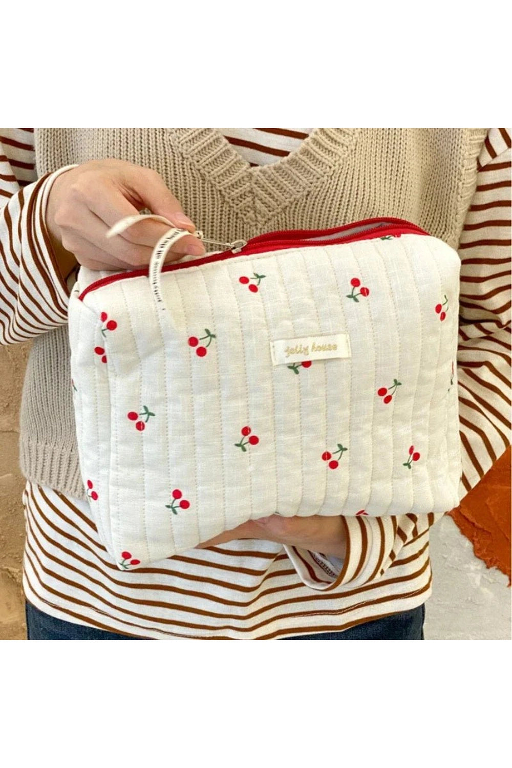 New Style Trends - Coquette Quilted Cherry Travel Bag - Outfit Ideas New Style Trends - Coquette Quilted Cherry Travel Bag - Outfit Ideas