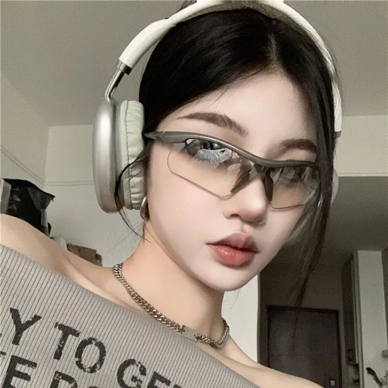 New Style Trends - Cyber Y2k Sleek Shield Sunglasses - Outfit Ideas New Style Trends - Cyber Y2k Sleek Shield Sunglasses - Outfit Ideas