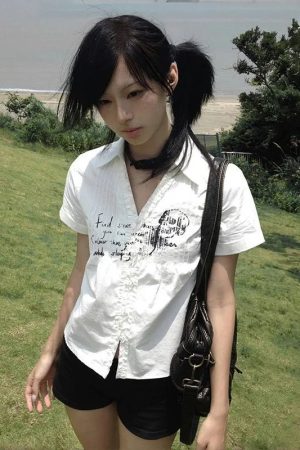 New Style Trends - Doodle Dreams Alt Graphic Shirt - Outfit Ideas