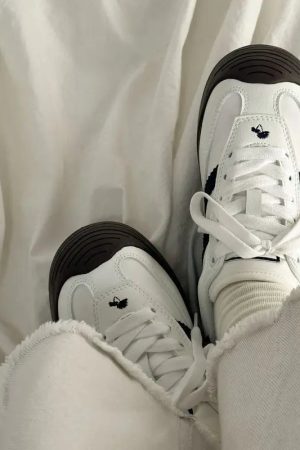 New Style Trends - Dove Crest Retro Sneakers - Outfit Ideas