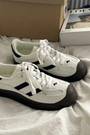 New Style Trends - Dove Crest Retro Sneakers - Outfit Ideas