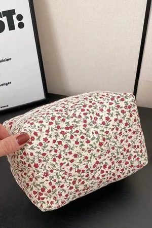 New Style Trends - Floral Bloom Quilted Coquette Makeup Bag - Outfit Ideas