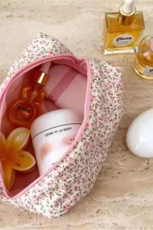 New Style Trends - Floral Bloom Quilted Coquette Makeup Bag - Outfit Ideas