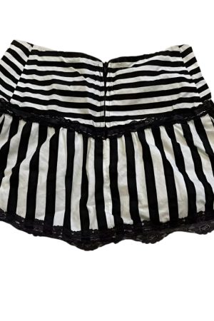 New Style Trends - Kawaii Goth Striped Lace Mini Skirt - Outfit Ideas
