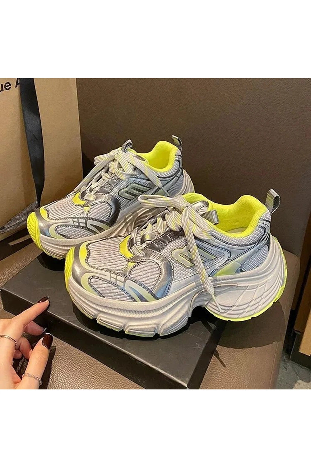 New Style Trends - Metallic Violet Edgy Chunky Sneakers - Outfit Ideas New Style Trends - Metallic Violet Edgy Chunky Sneakers - Outfit Ideas