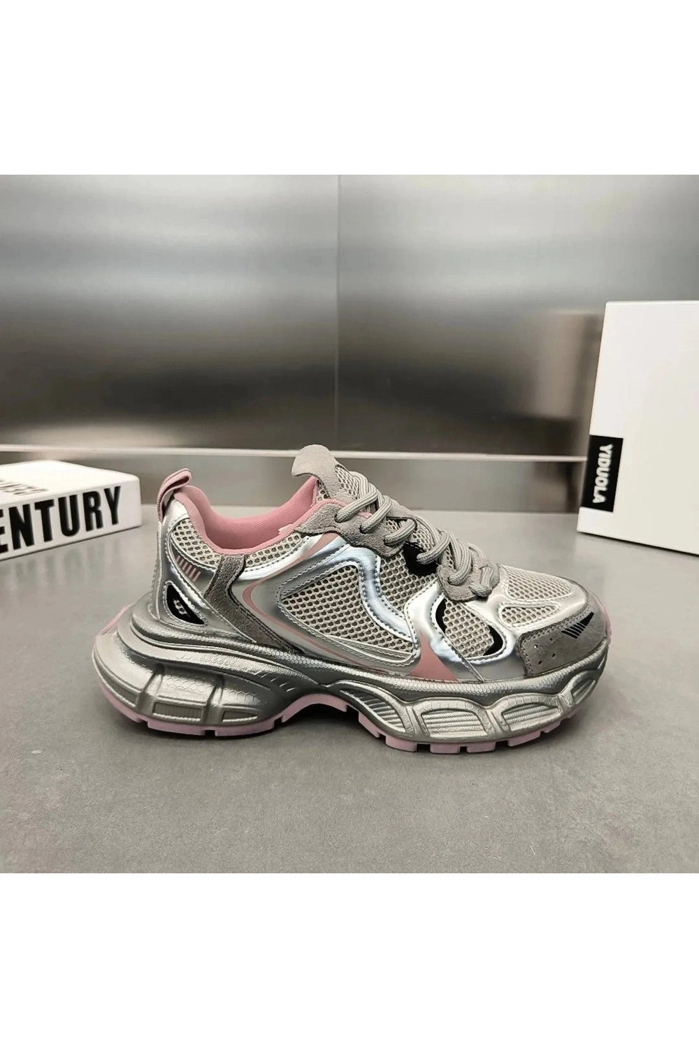 New Style Trends - Metallic Violet Edgy Chunky Sneakers - Outfit Ideas New Style Trends - Metallic Violet Edgy Chunky Sneakers - Outfit Ideas