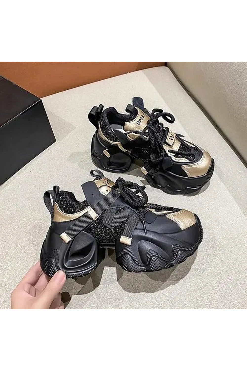 New Style Trends - Metallic Violet Edgy Chunky Sneakers - Outfit Ideas New Style Trends - Metallic Violet Edgy Chunky Sneakers - Outfit Ideas