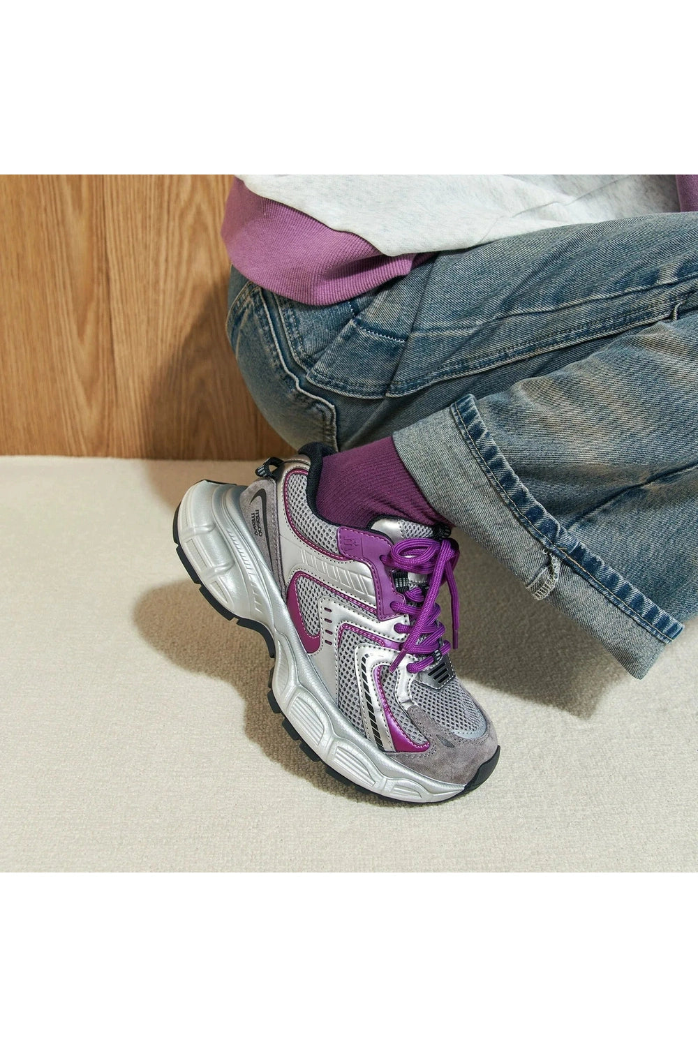 New Style Trends - Metallic Violet Edgy Chunky Sneakers - Outfit Ideas New Style Trends - Metallic Violet Edgy Chunky Sneakers - Outfit Ideas