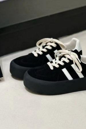 New Style Trends - Mono Rush Aesthetic Retro Sneakers - Outfit Ideas