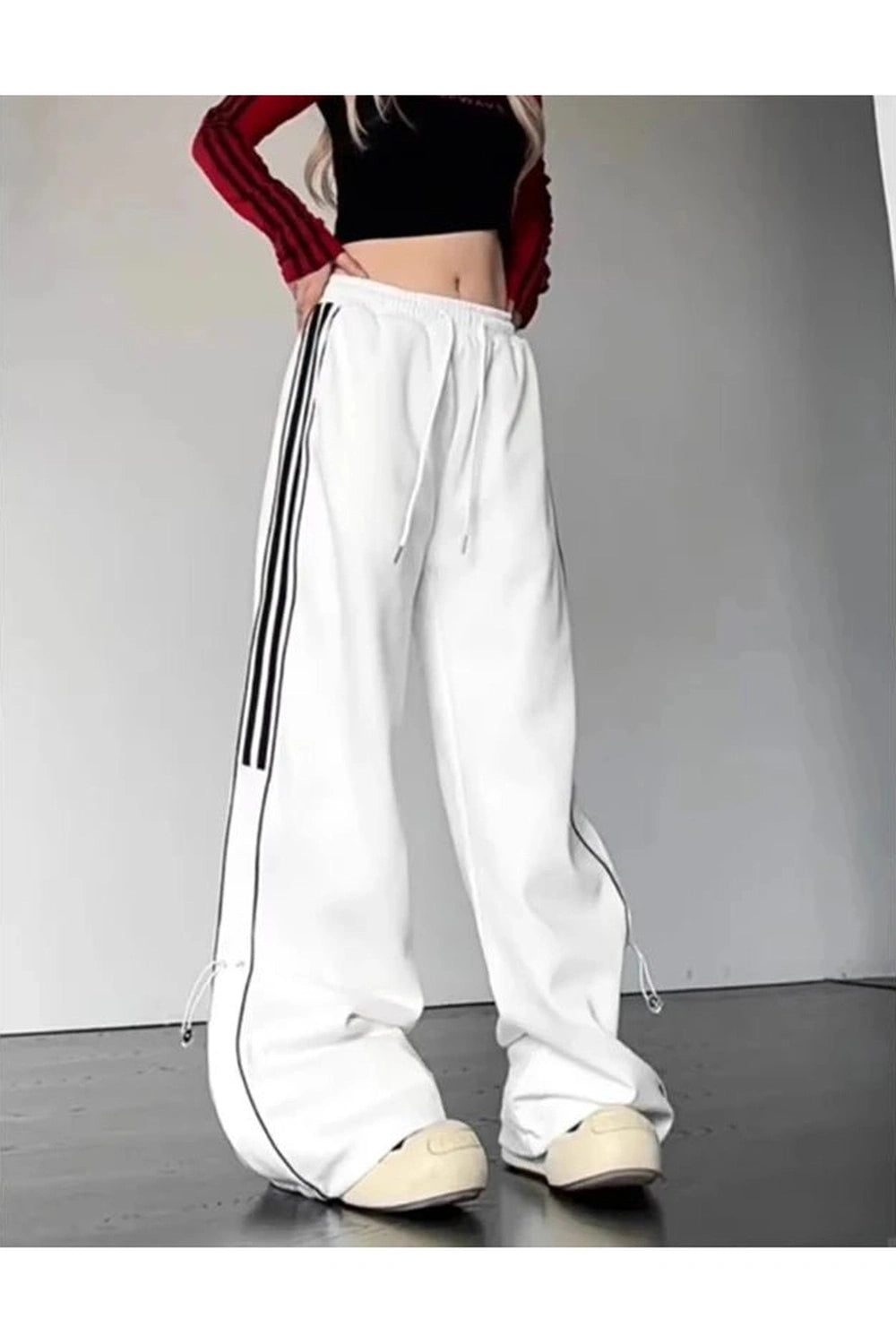 New Style Trends - Oversized White Sweatpants - Outfit Ideas