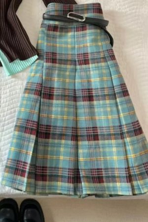 New Style Trends - Preppy Chic Layered Retro Outfit Set - Outfit Ideas